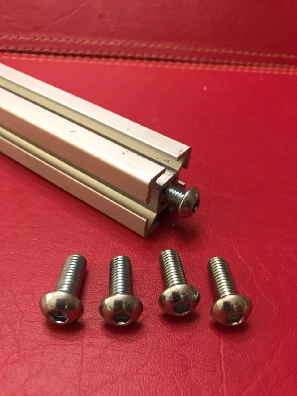 Tornillo para aluminio 3030 CNC